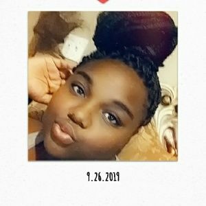 Meet your Posher, Denisha